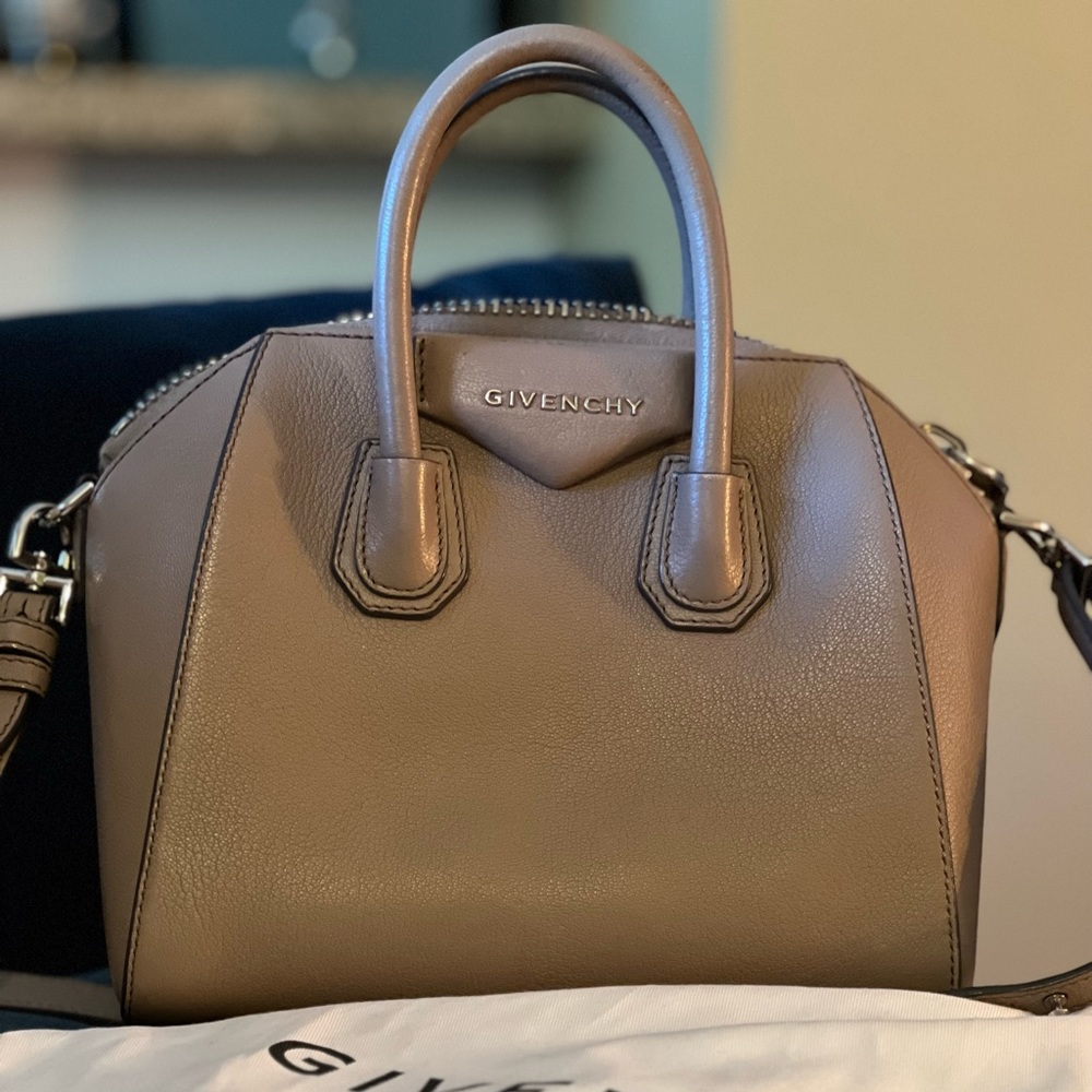 Mini Antigona Givenchy crossbody bag in pearl gray